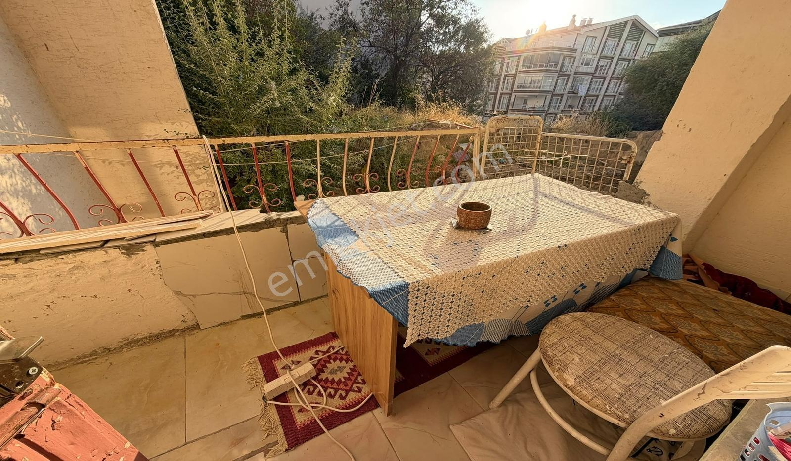 Ufuktepe Acil Cadde Üzeri Kat Konumunda Altında Daire Var — fotoğraf 6
