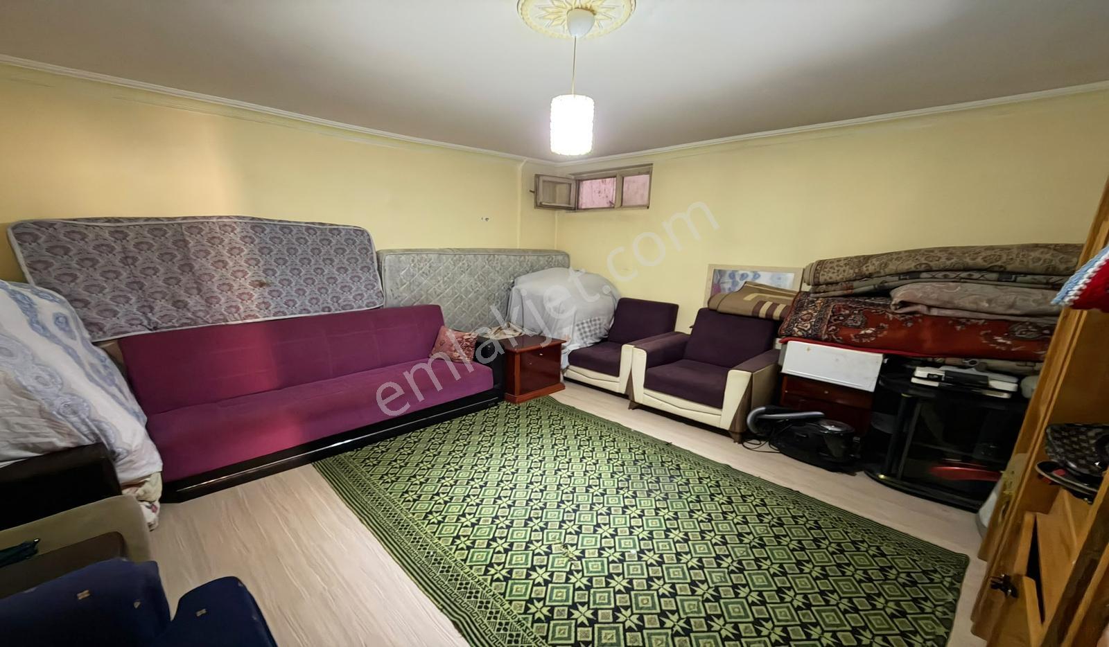 Ufuktepe Acil Cadde Üzeri Kat Konumunda Altında Daire Var — fotoğraf 10