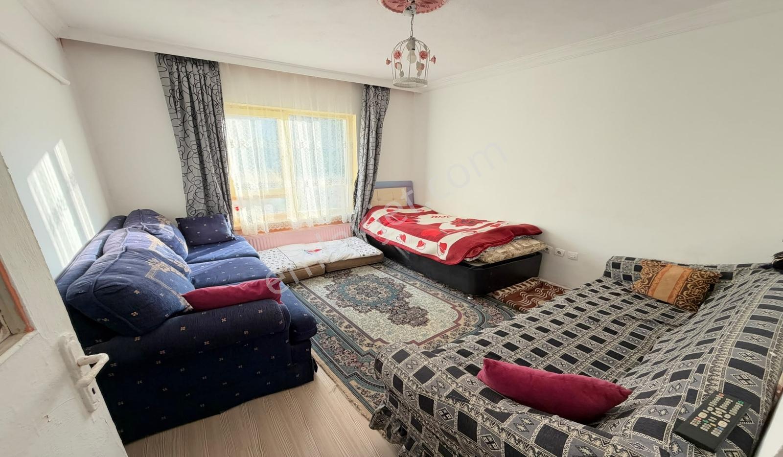 Ufuktepe Acil Cadde Üzeri Kat Konumunda Altında Daire Var — fotoğraf 12