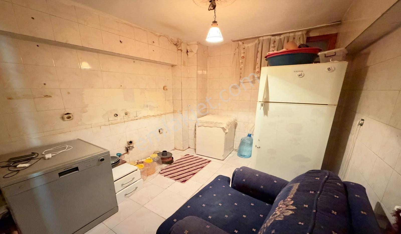 Ufuktepe Acil Cadde Üzeri Kat Konumunda Altında Daire Var — fotoğraf 14