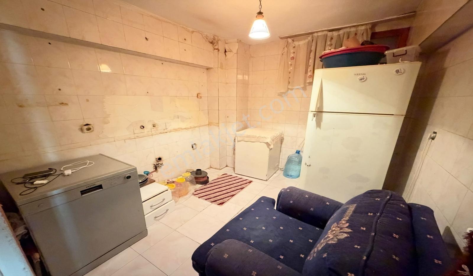 Ufuktepe Acil Cadde Üzeri Kat Konumunda Altında Daire Var — fotoğraf 17