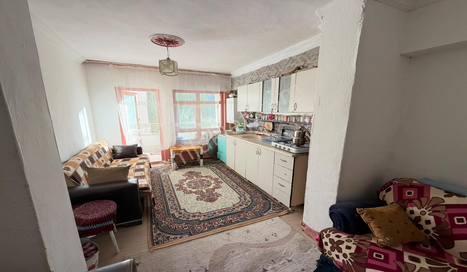 Ufuktepe Acil Cadde Üzeri Kat Konumunda Altında Daire Var — fotoğraf 21