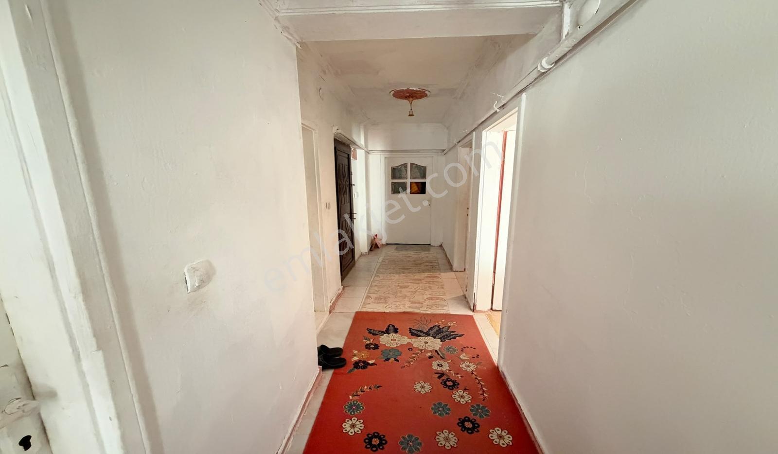 Ufuktepe Acil Cadde Üzeri Kat Konumunda Altında Daire Var — fotoğraf 23