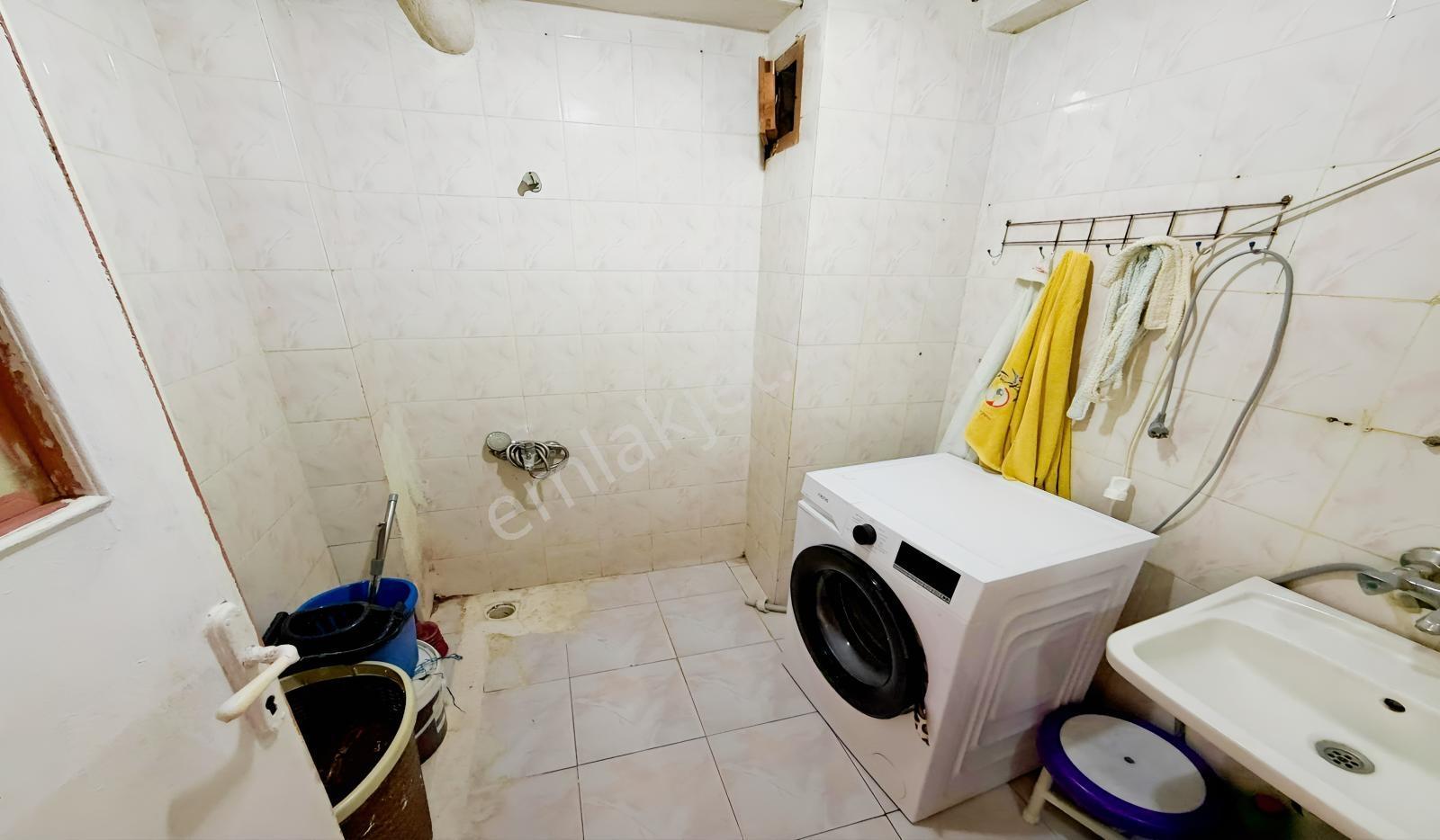 Ufuktepe Acil Cadde Üzeri Kat Konumunda Altında Daire Var — fotoğraf 24