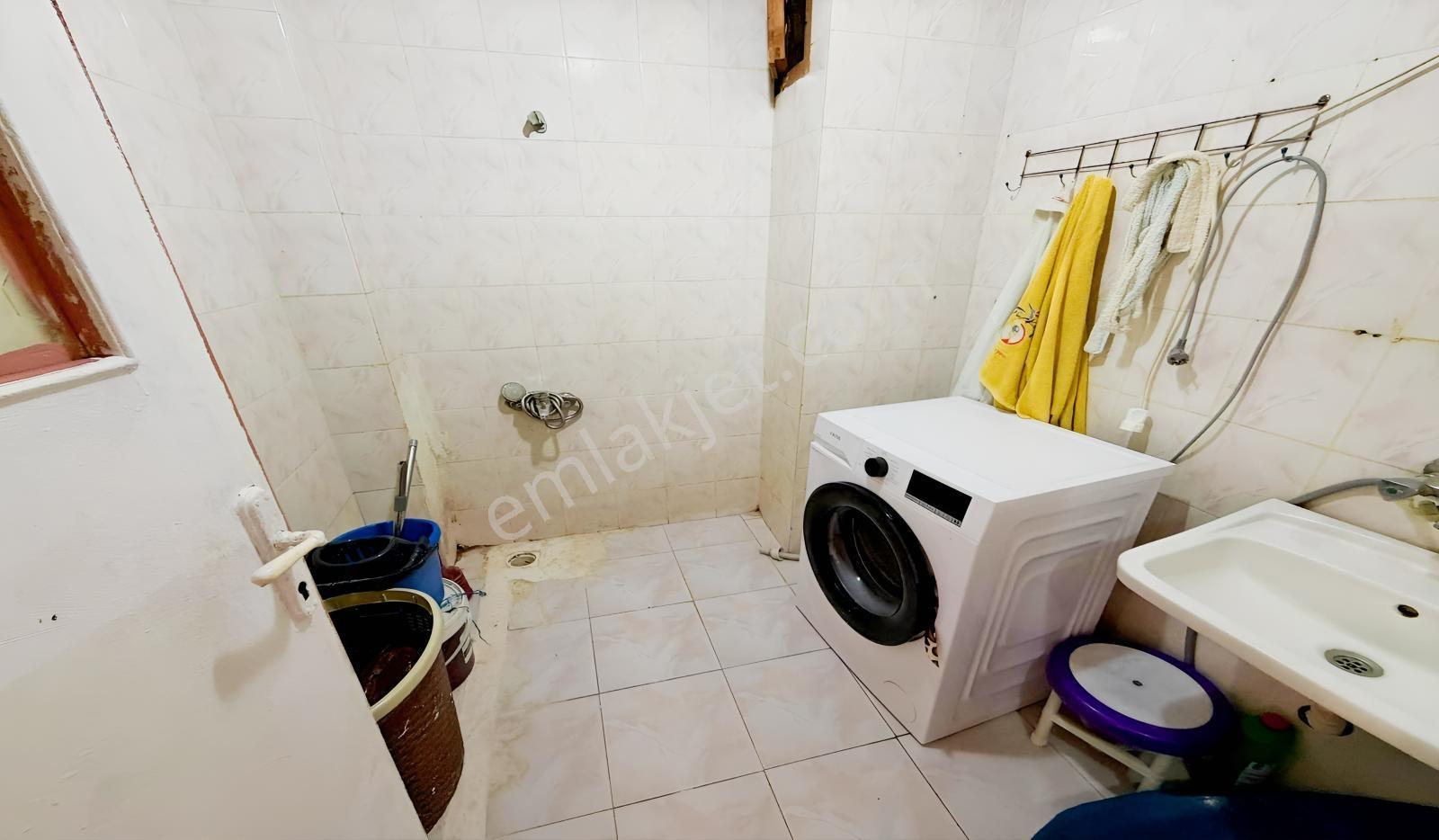Ufuktepe Acil Cadde Üzeri Kat Konumunda Altında Daire Var — fotoğraf 25