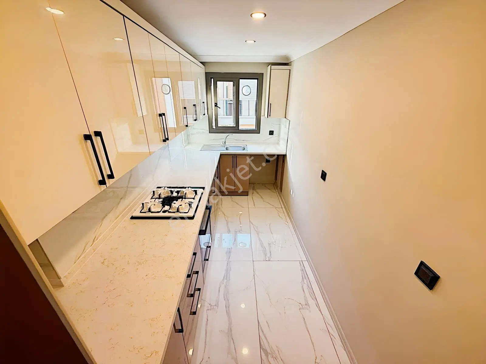 Akçay Artı Emlak'Tan Altınkum'Da Satılık 3+1 Lüks Dubleks Daire