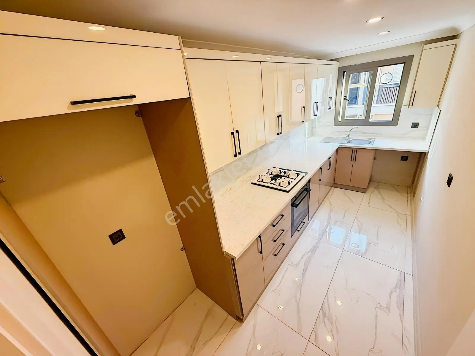 Akçay Artı Emlak'tan Altınkum'da Satılık 3+1 Lüks Dubleks Daire — fotoğraf 2