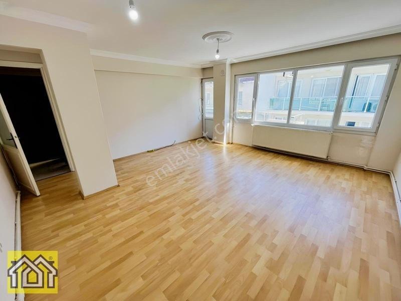 Agora Avm Karşısı Çift Cephe Aydınlık Ferah 3+1 — fotoğraf 4