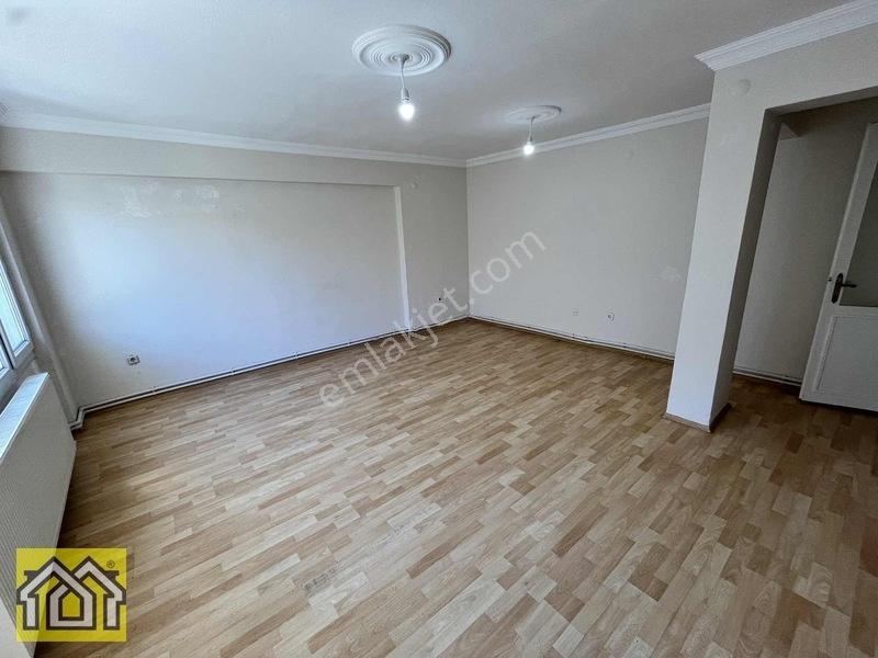 Agora Avm Karşısı Çift Cephe Aydınlık Ferah 3+1 — fotoğraf 6