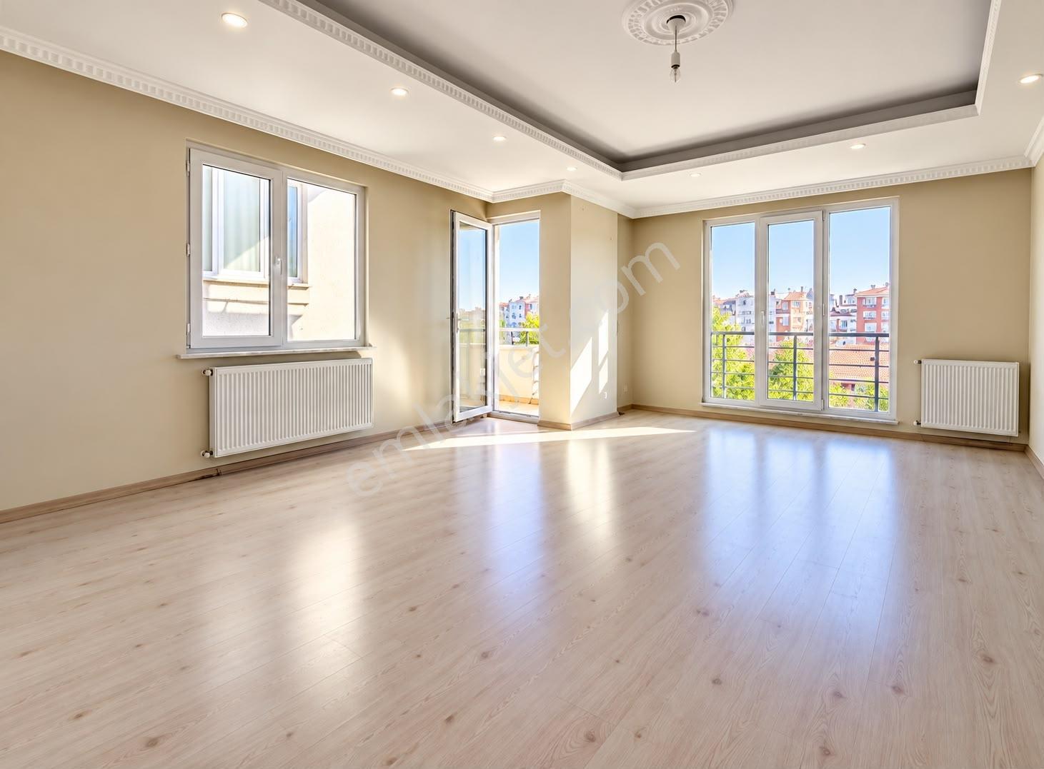 Hürriyet Salı Pazarı Civarı 6 Yıllık 2+1 95 M2 Satılık Boş Daire — fotoğraf 2