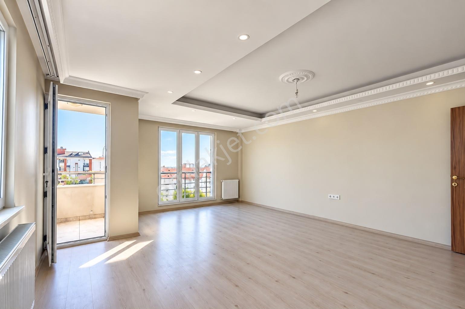 Hürriyet Salı Pazarı Civarı 6 Yıllık 2+1 95 M2 Satılık Boş Daire — fotoğraf 4
