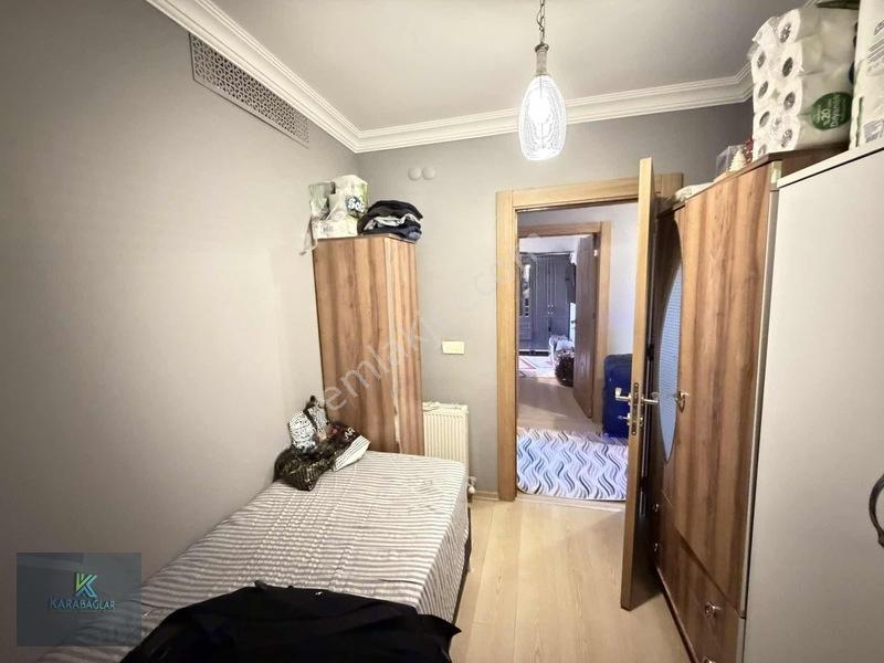 Menderes Belediye Yakını 2+1 Yüksek Giriş Yeni Bina Otoparklı — fotoğraf 23