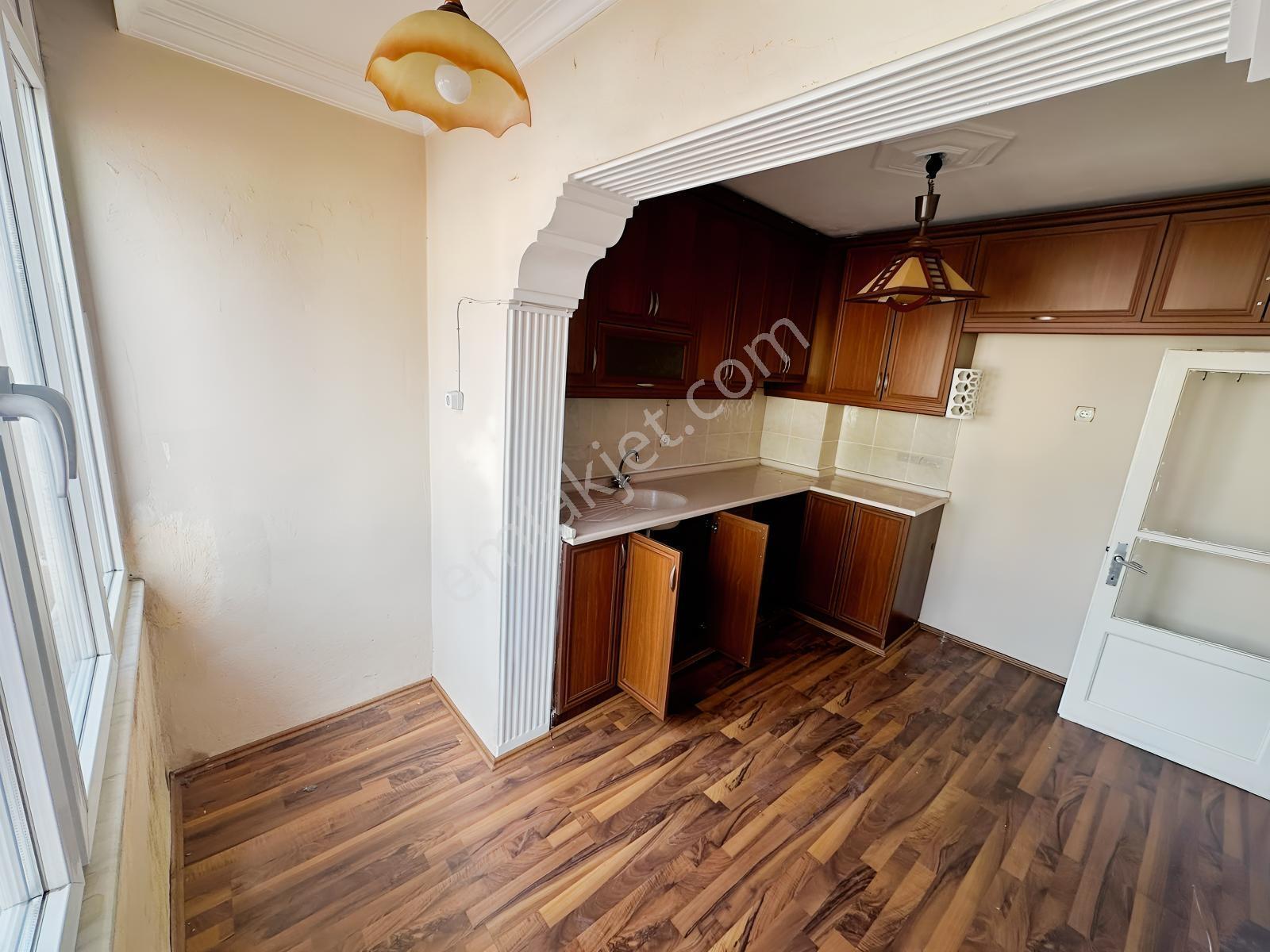 Final'den Cadde Üzeri Satılık 2+1 Arakat Bakımlı Daire — fotoğraf 22