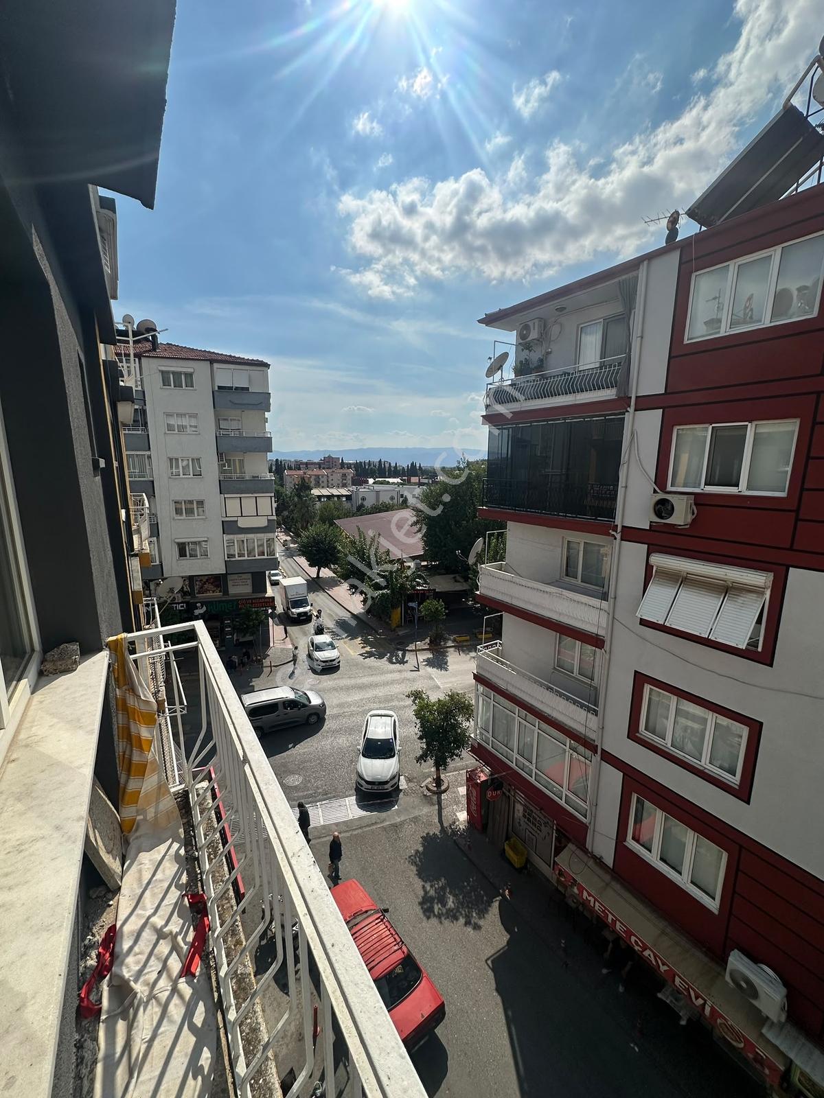 Final'den Cadde Üzeri Satılık 2+1 Arakat Bakımlı Daire — fotoğraf 25