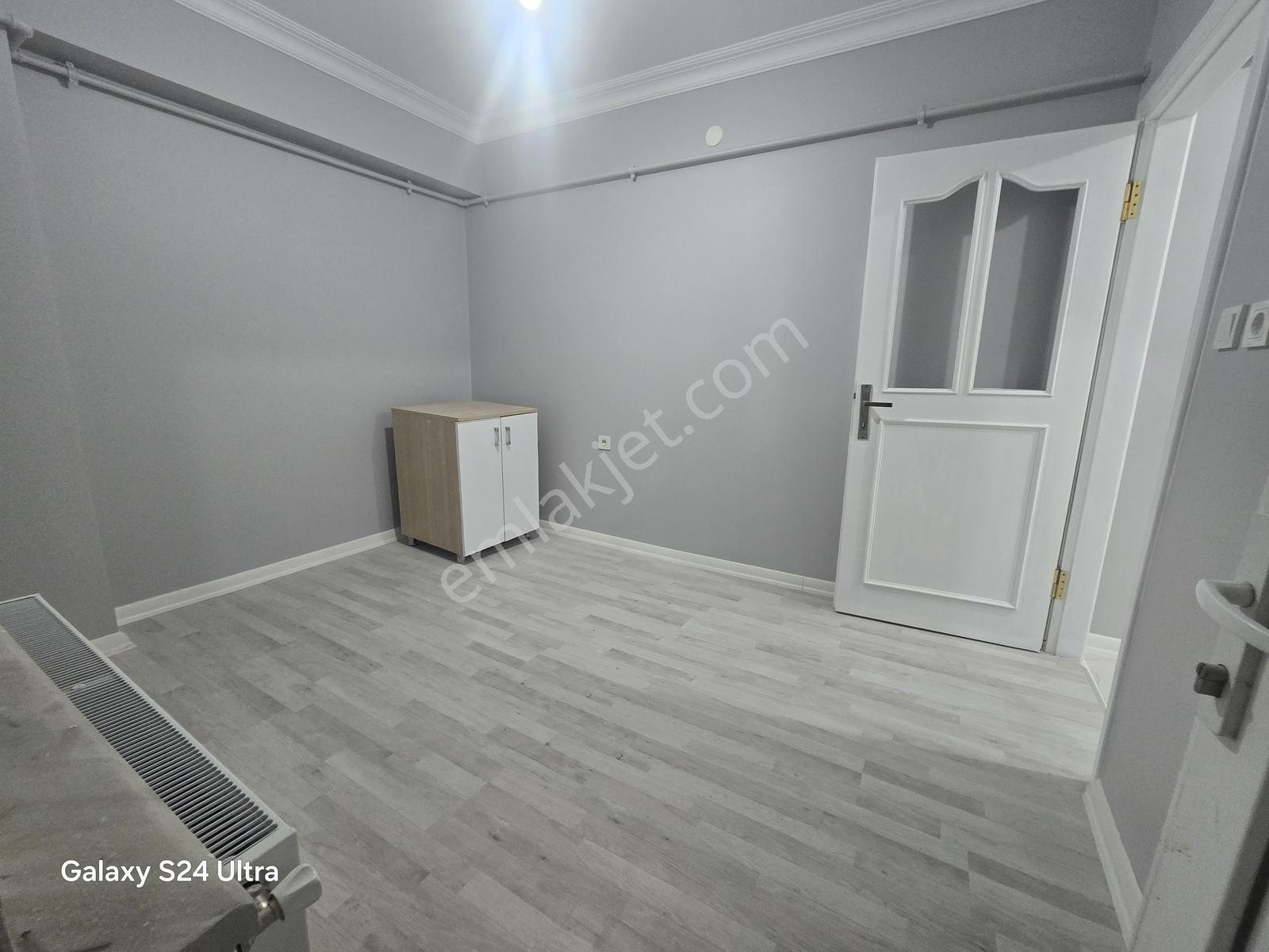 Pusula İnş.tan 50 Yıl Mah Balkonlu 80m2 Yuksek Griş Kat Daire — fotoğraf 2