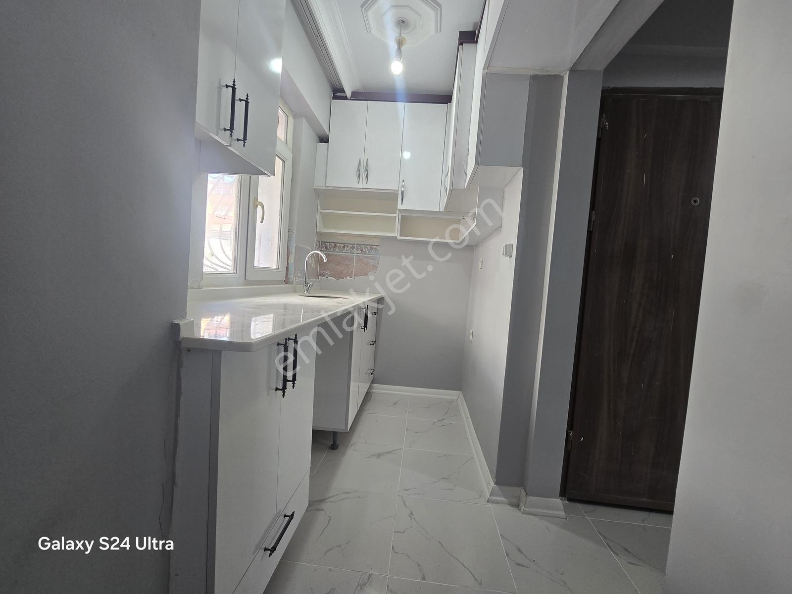 Pusula İnş.tan 50 Yıl Mah Balkonlu 80m2 Yuksek Griş Kat Daire — fotoğraf 3