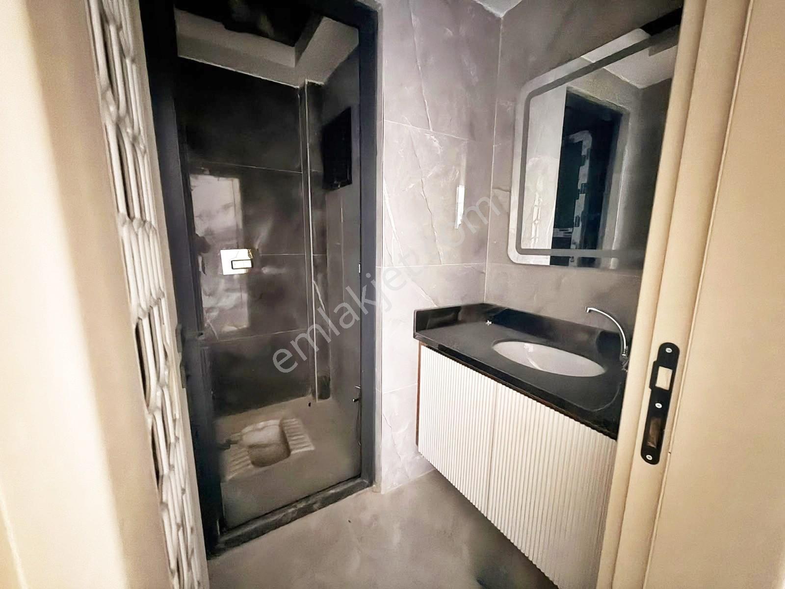 Karacaahmet'te Cadde Üzr.yerden Isıtma Geniş Cam Balkon Lüx 2+1 — fotoğraf 17