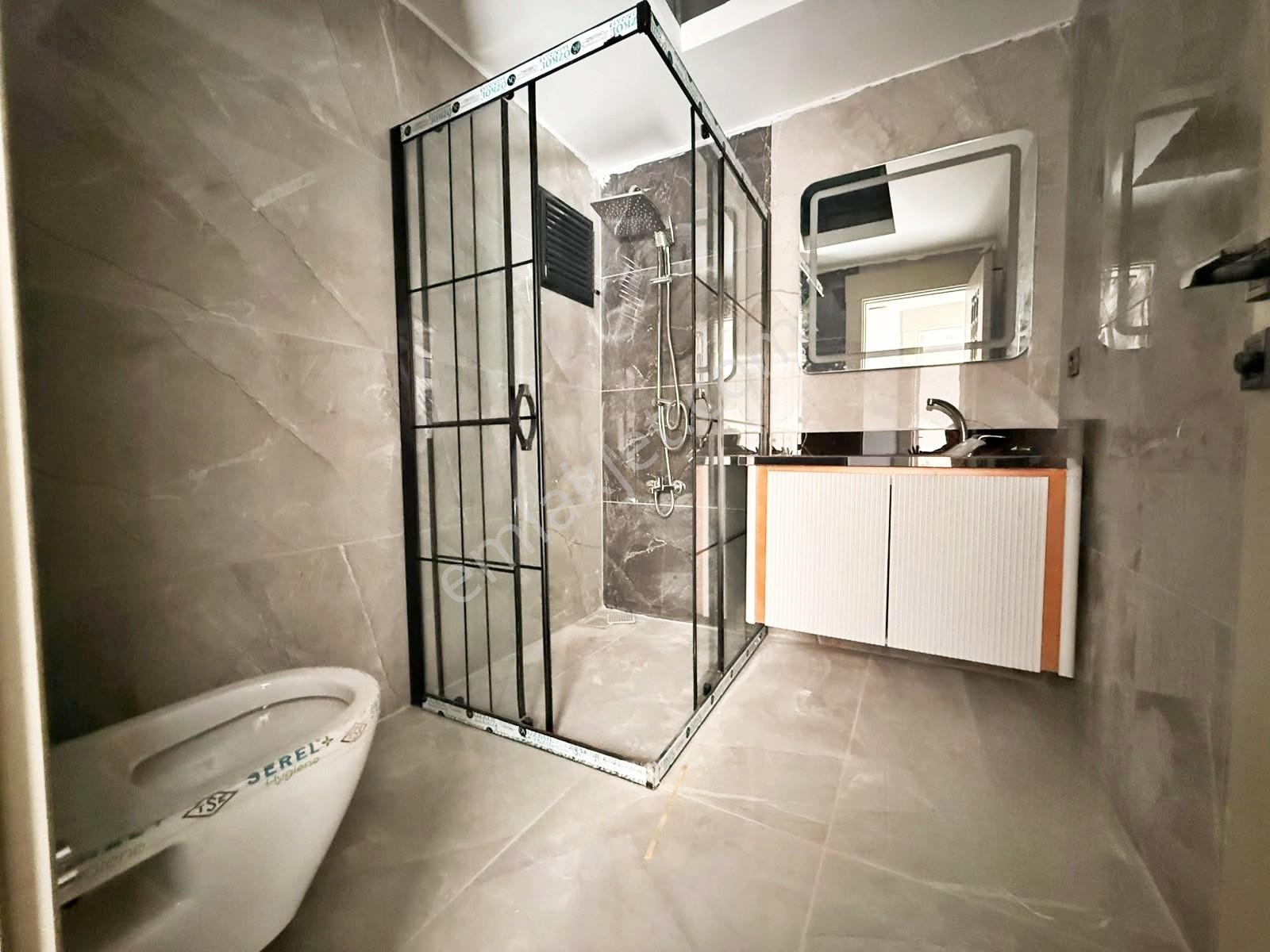 Karacaahmet'te Cadde Üzr.yerden Isıtma Geniş Cam Balkon Lüx 2+1 — fotoğraf 18