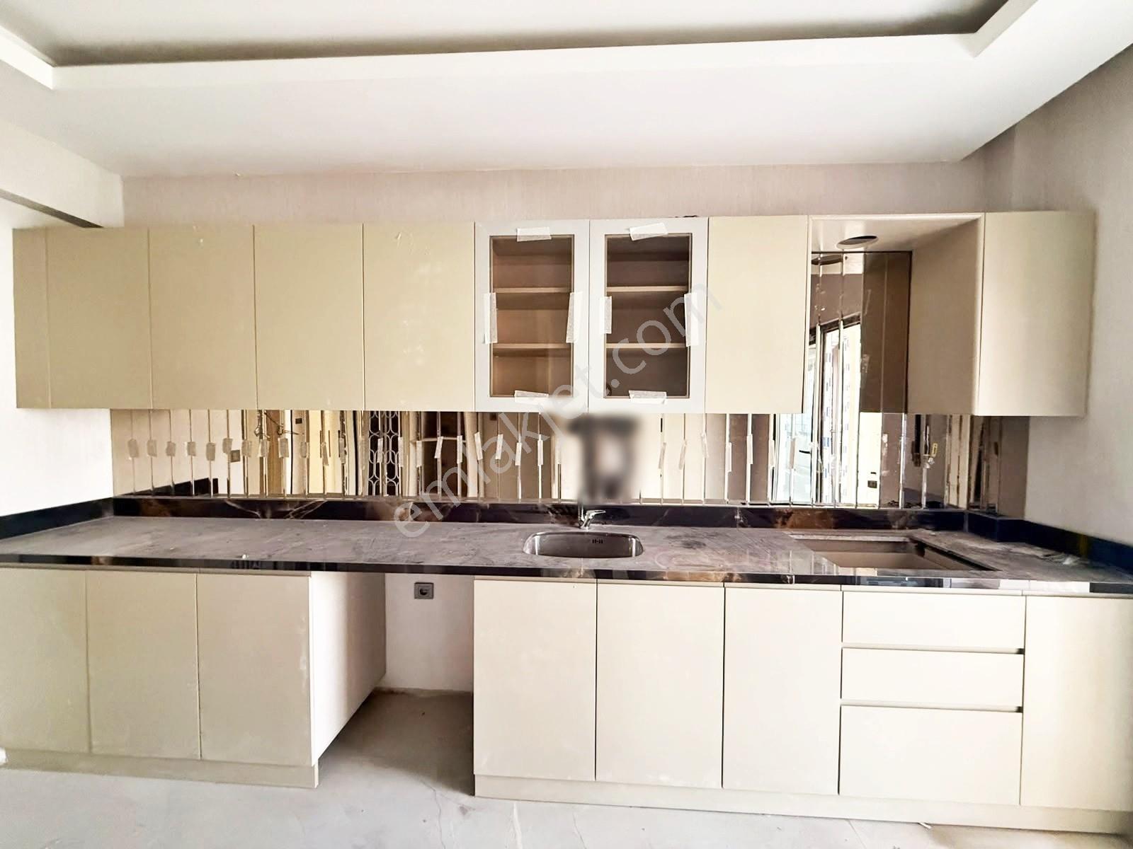 Karacaahmet'te Cadde Üzr.yerden Isıtma Geniş Cam Balkon Lüx 2+1 — fotoğraf 22