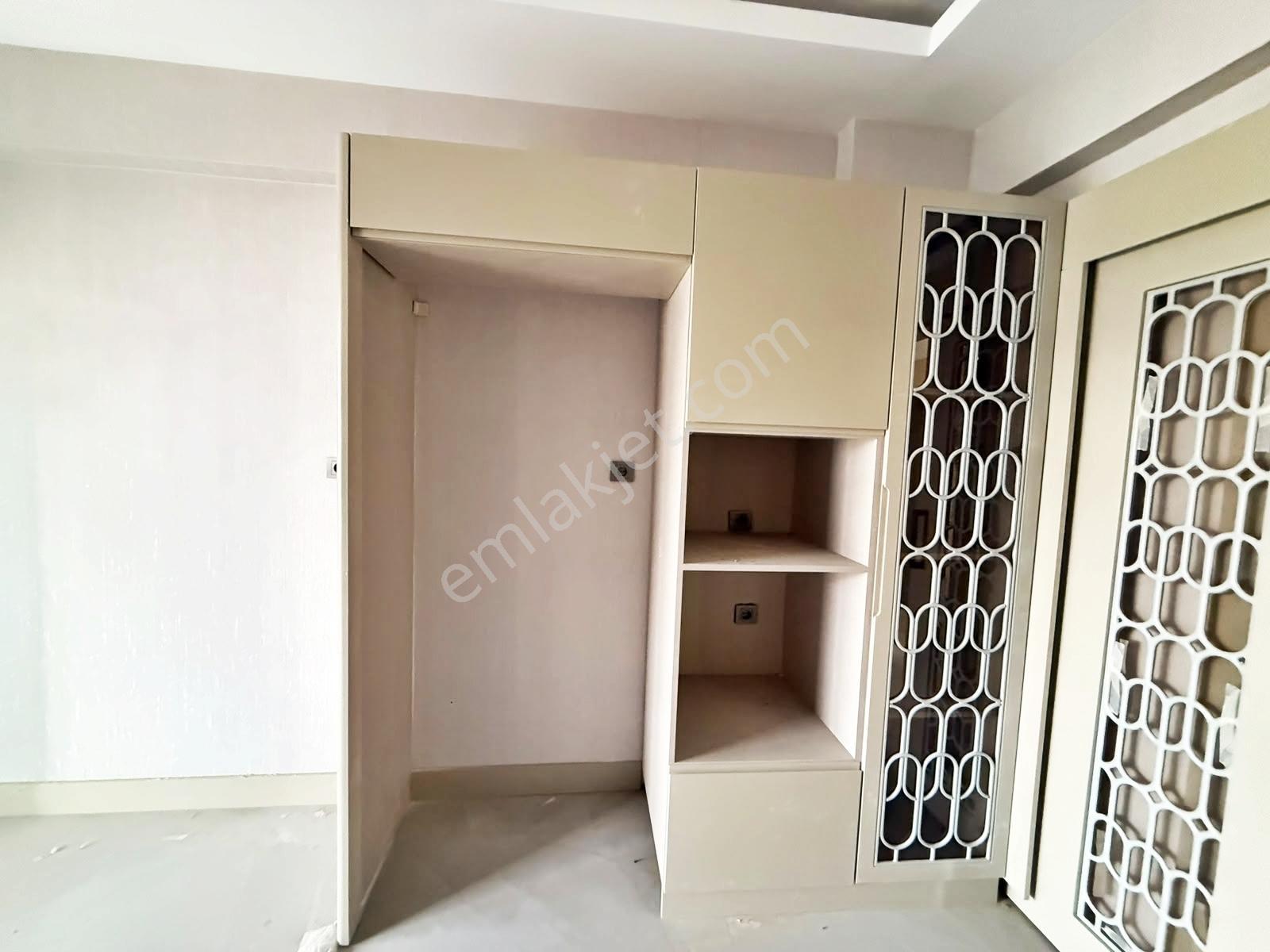Karacaahmet'te Cadde Üzr.yerden Isıtma Geniş Cam Balkon Lüx 2+1 — fotoğraf 25