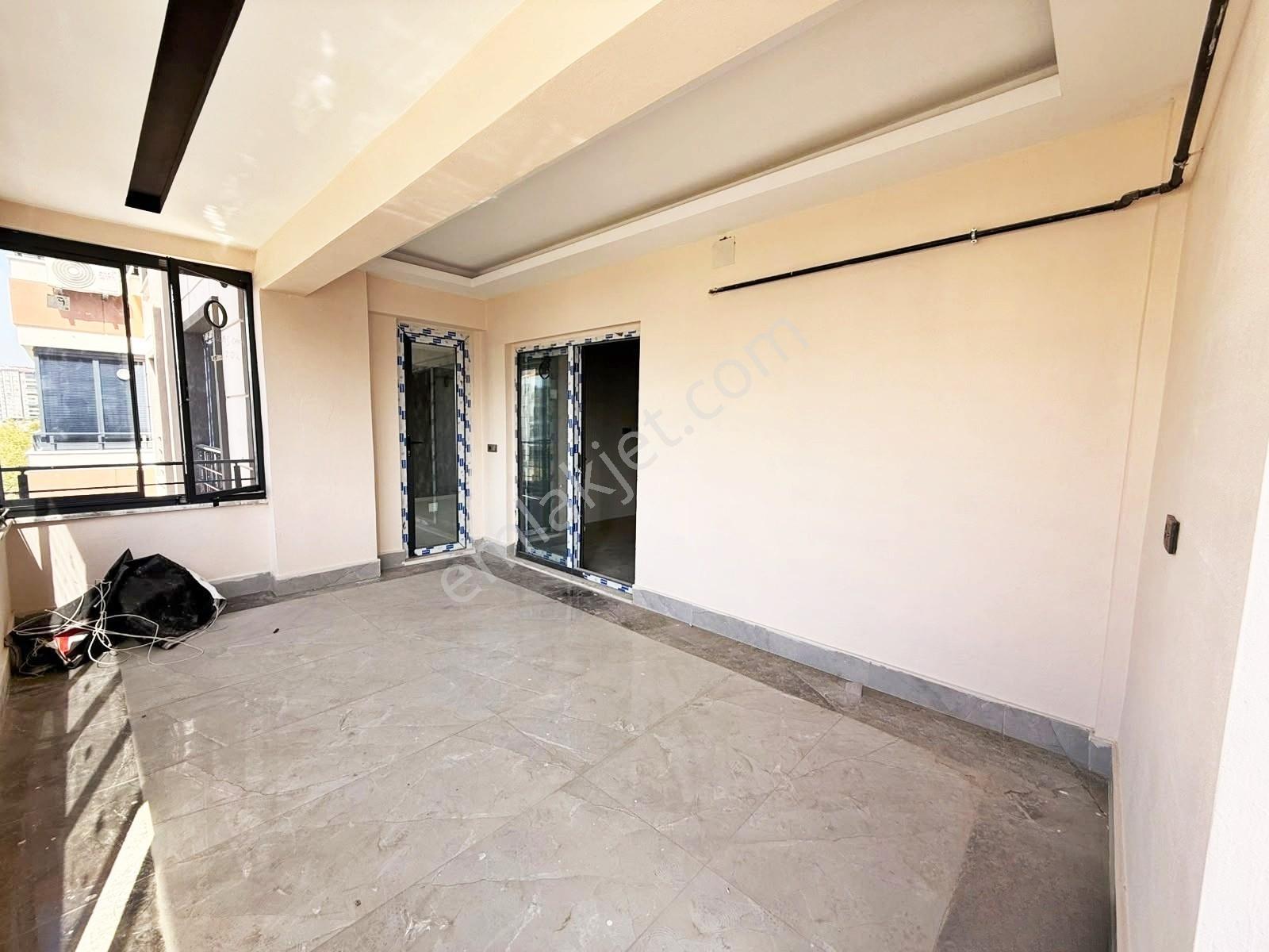 Karacaahmet'te Cadde Üzr.yerden Isıtma Geniş Cam Balkon Lüx 2+1 — fotoğraf 28