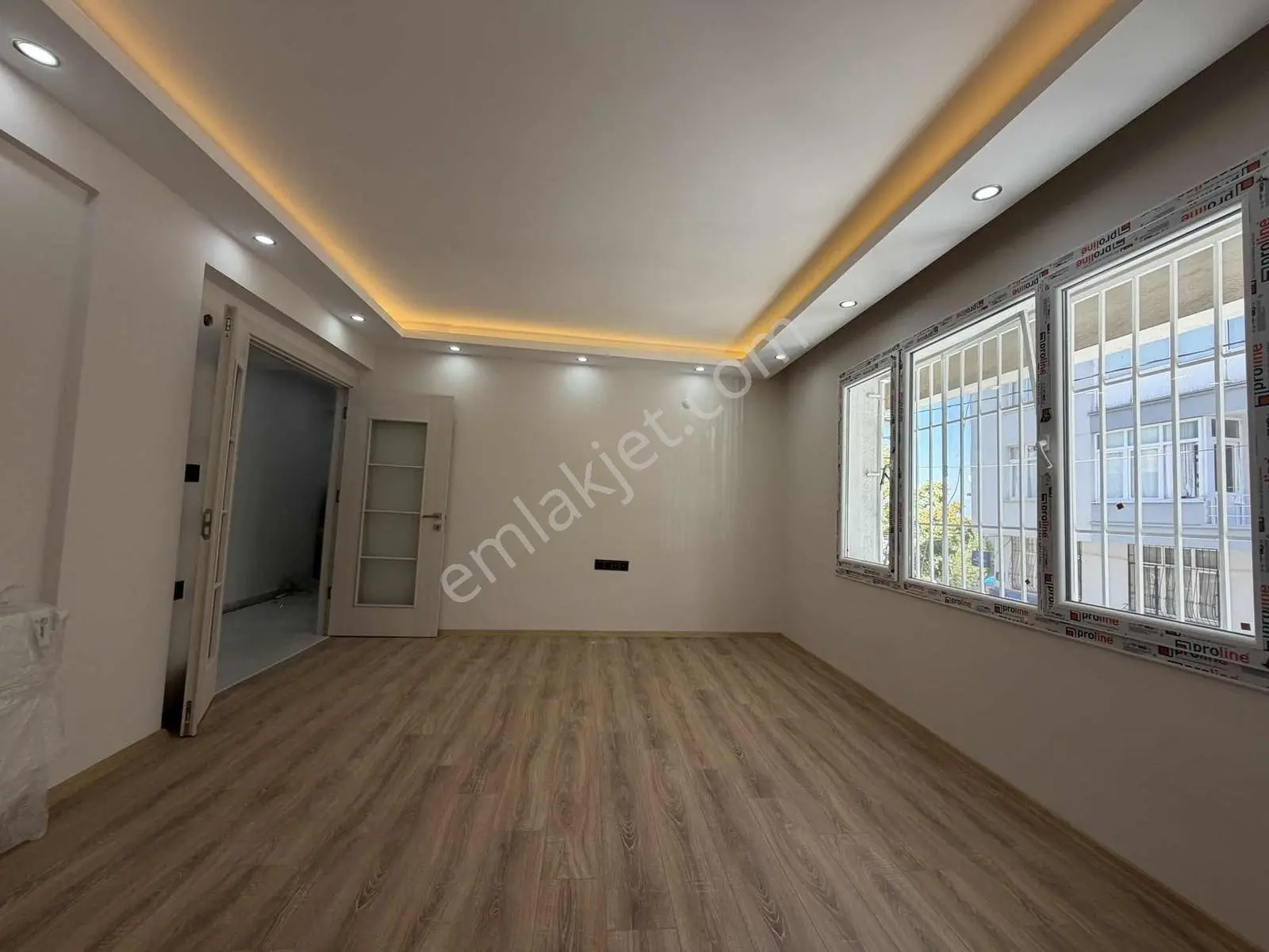 Üçyol Meydana 100 Metre 2+1 Arakat Köşe Tadilatlı Fırsat Satılık — fotoğraf 4