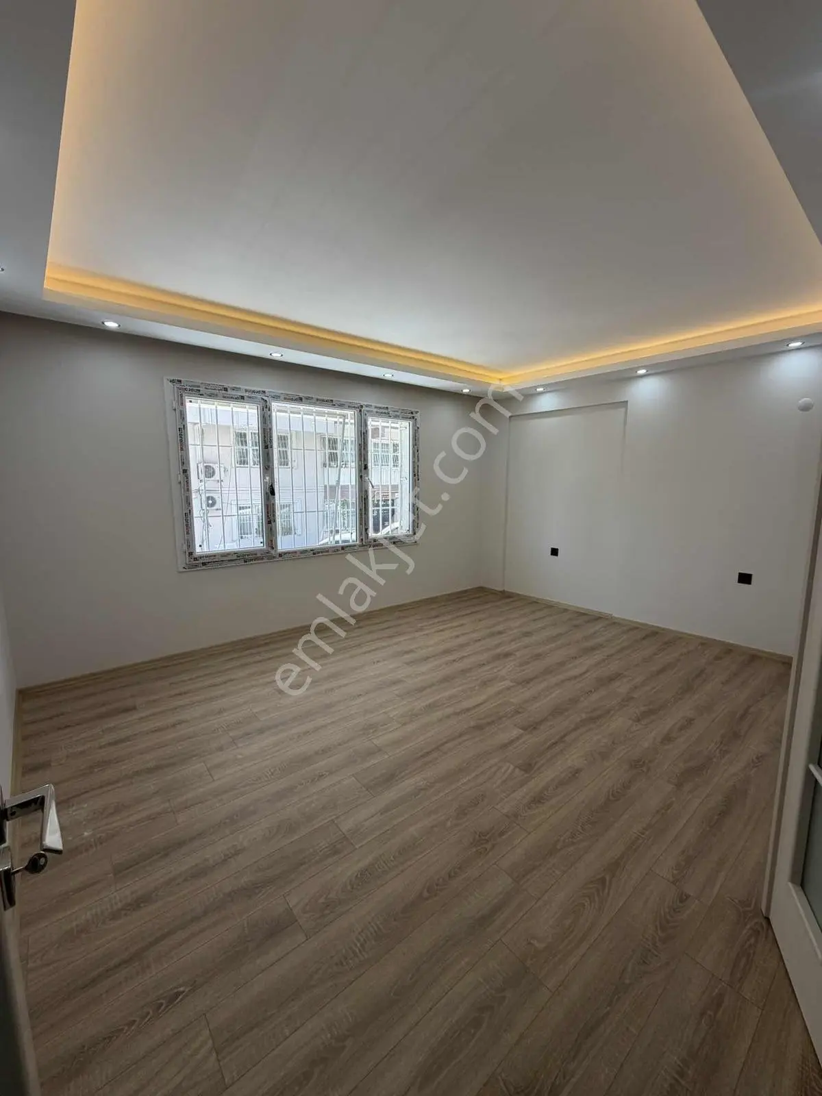 Üçyol Meydana 100 Metre 2+1 Arakat Köşe Tadilatlı Fırsat Satılık — fotoğraf 5