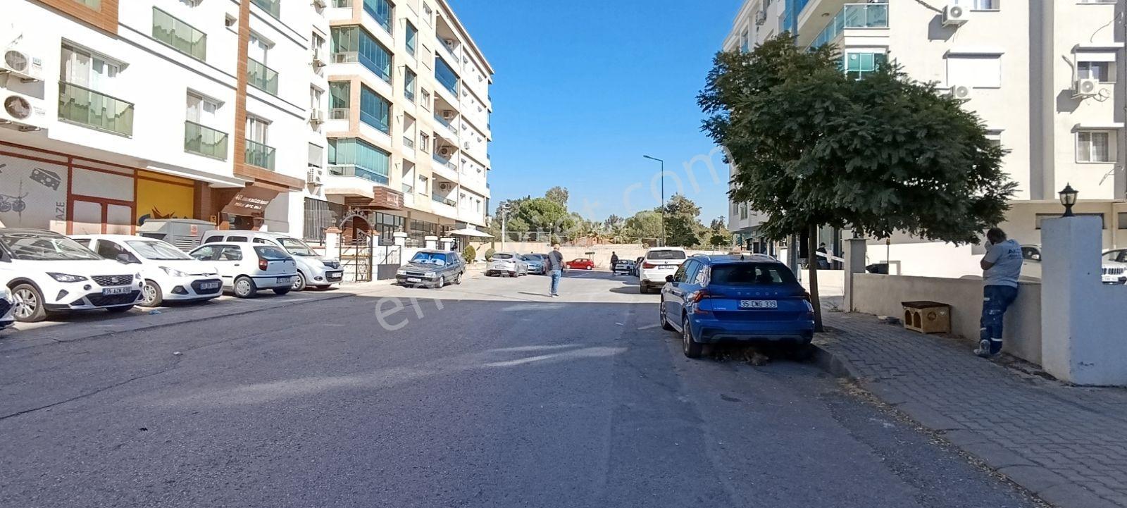 İzmir Bornova Erzene Mah.kaliteli Yapıda Satılık Geniş 3+1 Daire — fotoğraf 3