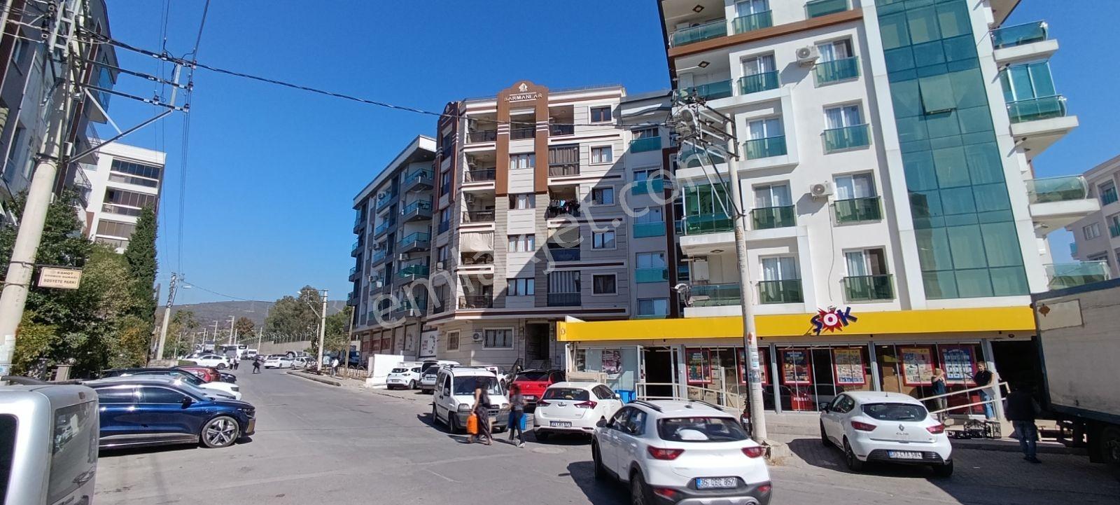 İzmir Bornova Erzene Mah.kaliteli Yapıda Satılık Geniş 3+1 Daire — fotoğraf 4