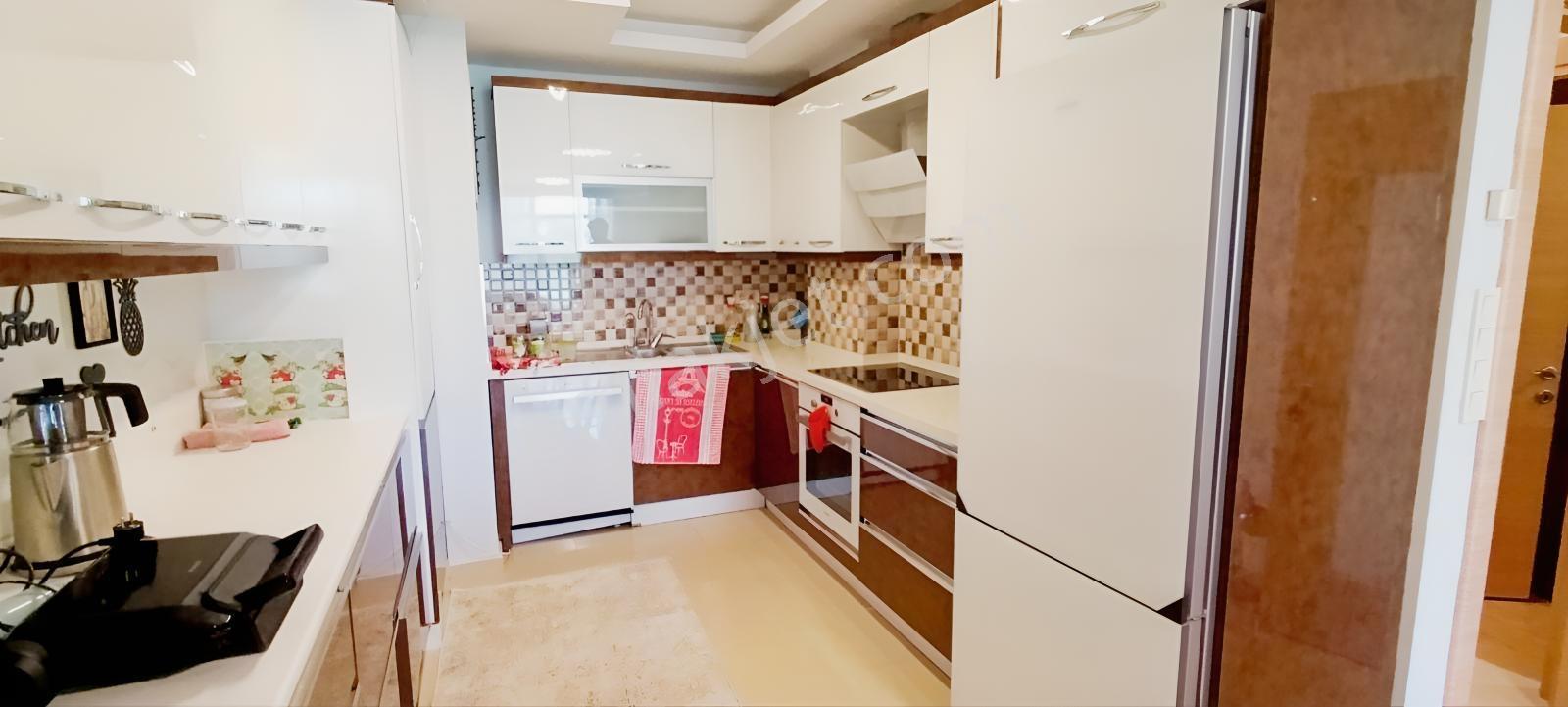 İzmir Bornova Erzene Mah.kaliteli Yapıda Satılık Geniş 3+1 Daire — fotoğraf 14