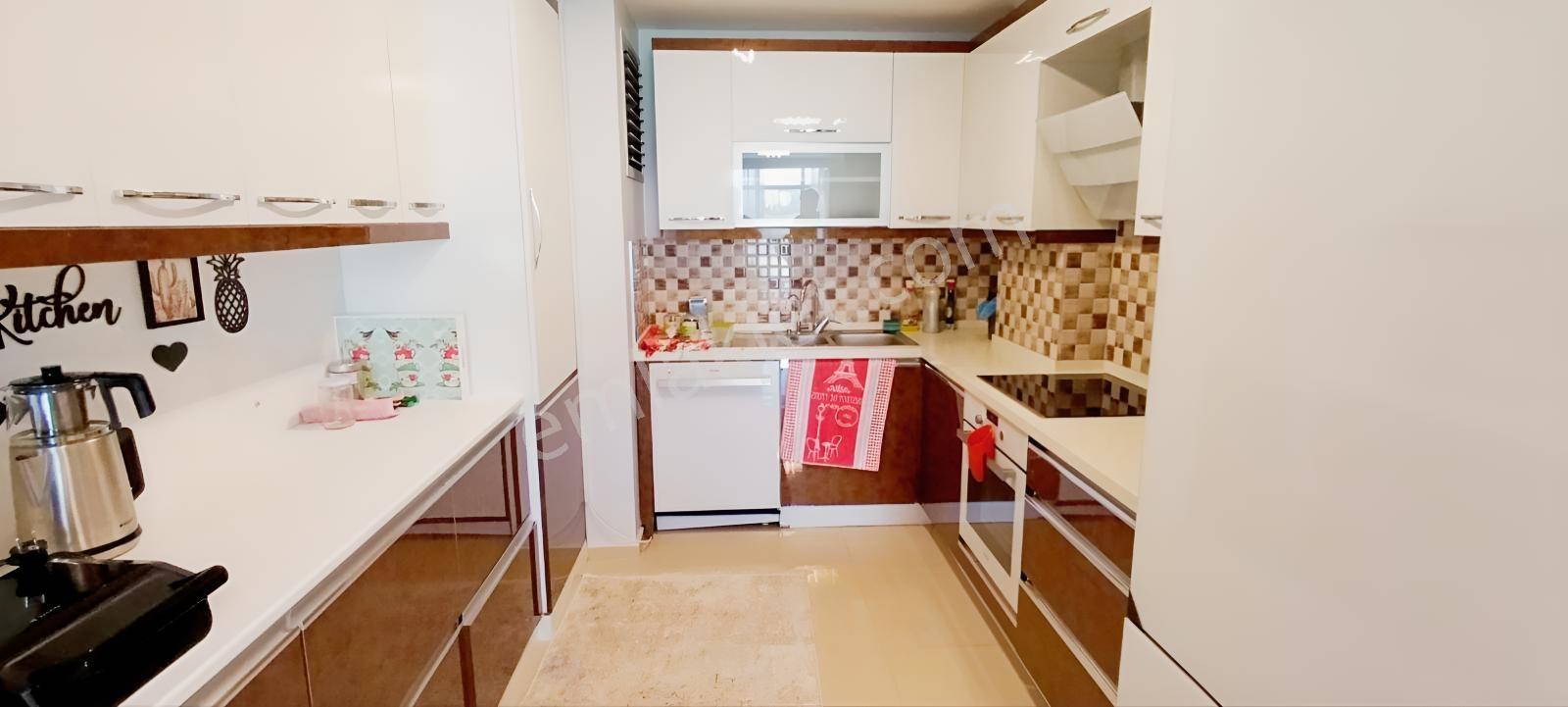 İzmir Bornova Erzene Mah.kaliteli Yapıda Satılık Geniş 3+1 Daire — fotoğraf 15