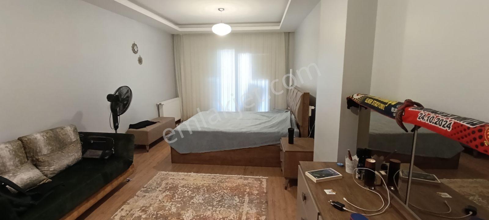 İzmir Bornova Erzene Mah.kaliteli Yapıda Satılık Geniş 3+1 Daire — fotoğraf 17