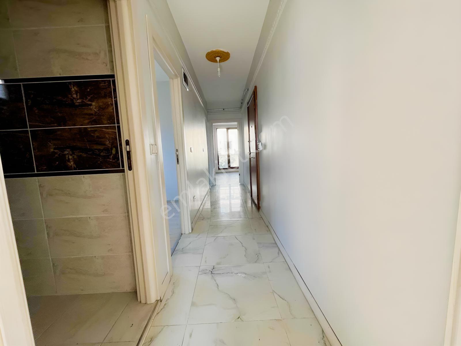 Sancaktepe Yenidoğanda Ana Cadde Üzerinde Satılık 2+1 Daire — fotoğraf 5
