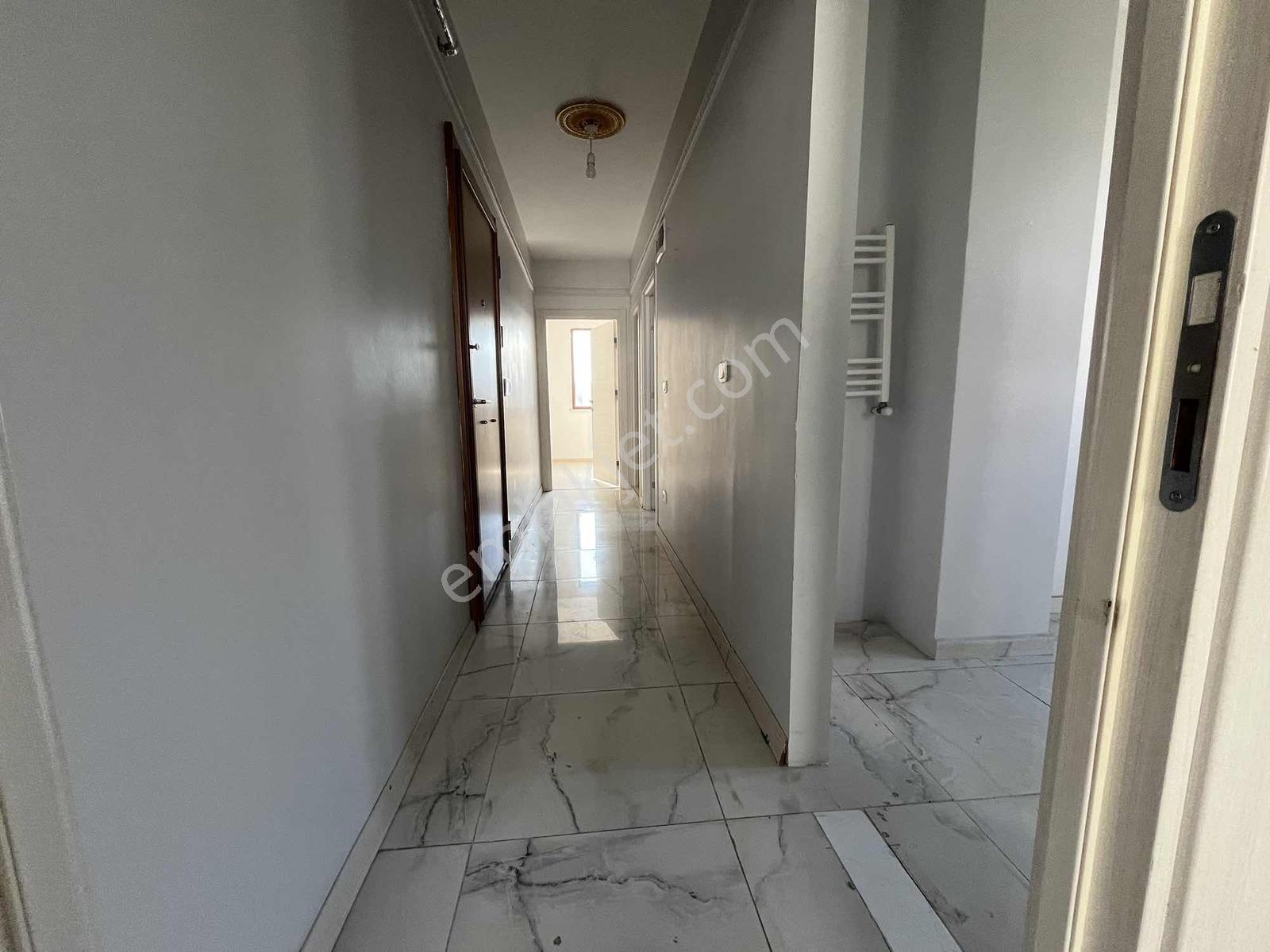 Sancaktepe Yenidoğanda Ana Cadde Üzerinde Satılık 2+1 Daire — fotoğraf 10