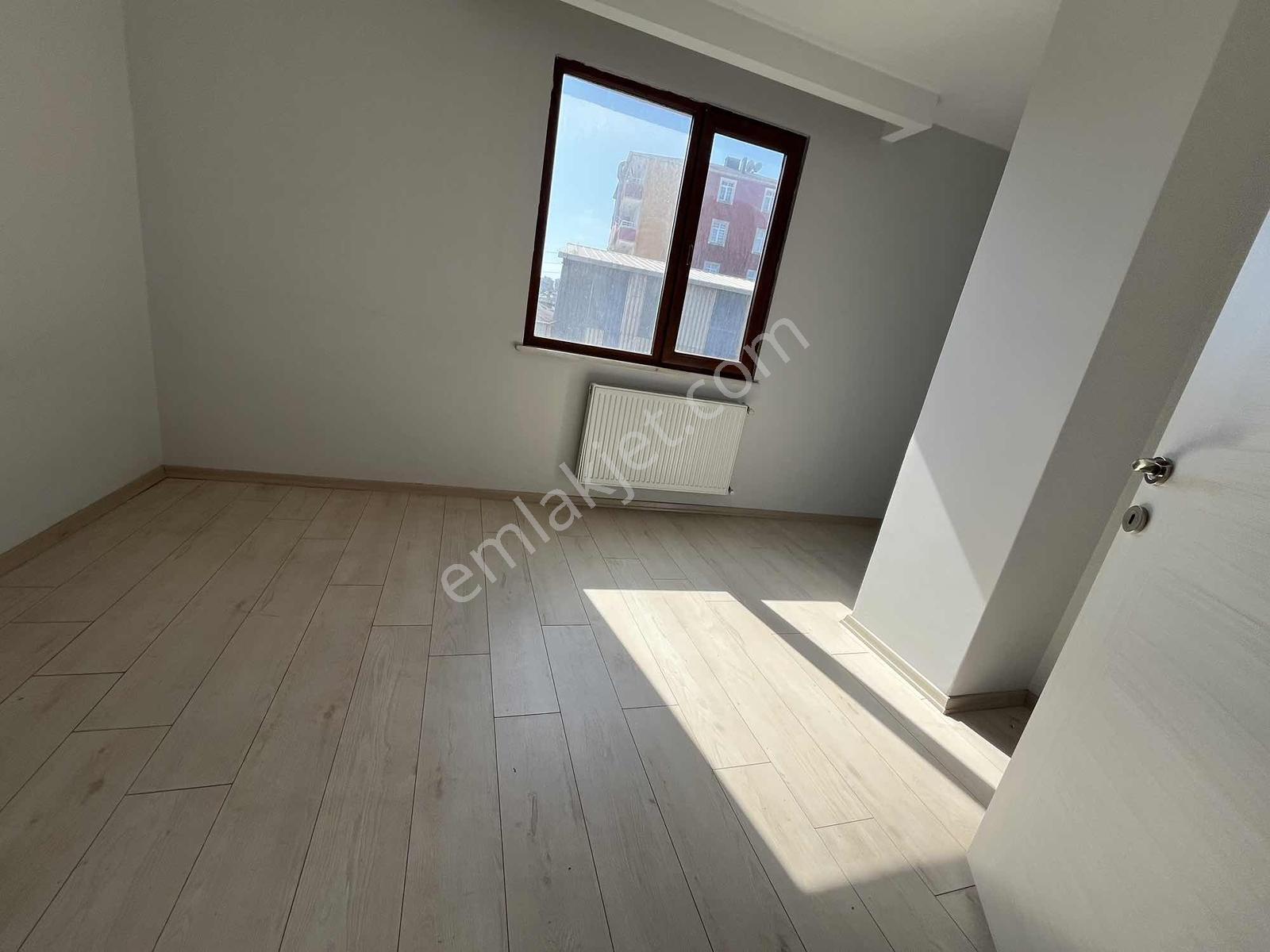 Sancaktepe Yenidoğanda Ana Cadde Üzerinde Satılık 2+1 Daire — fotoğraf 11
