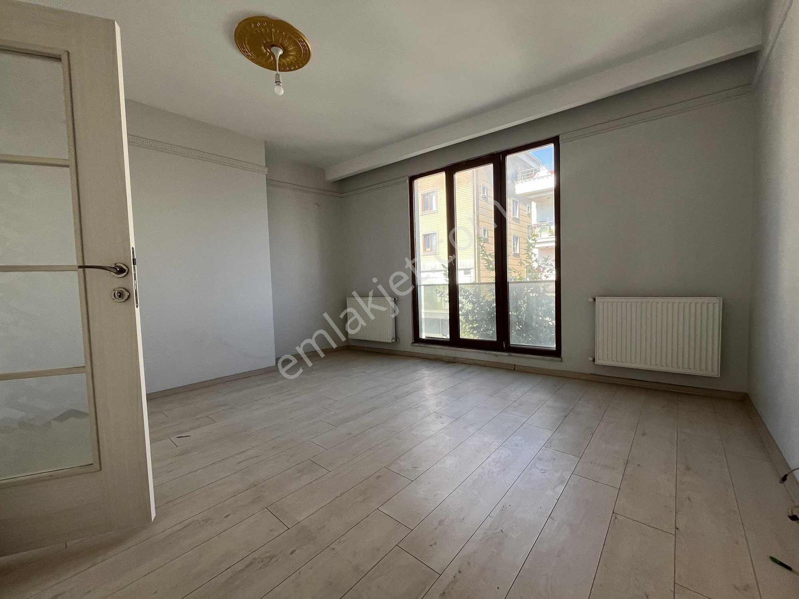 Sancaktepe Yenidoğanda Ana Cadde Üzerinde Satılık 2+1 Daire — fotoğraf 14