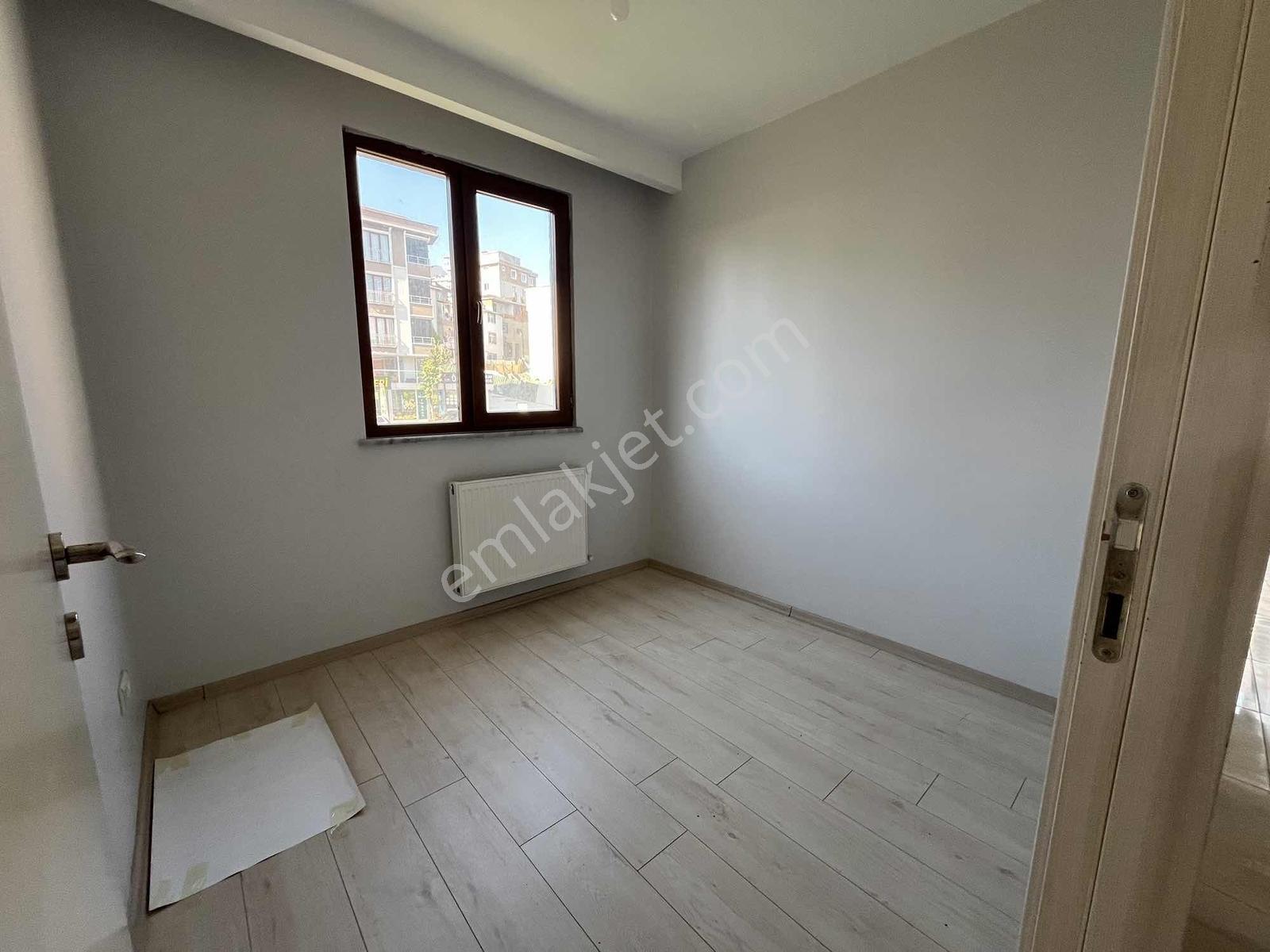 Sancaktepe Yenidoğanda Ana Cadde Üzerinde Satılık 2+1 Daire — fotoğraf 16