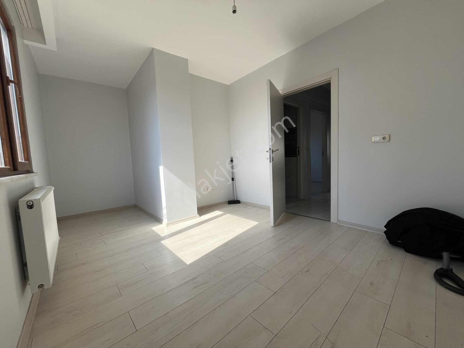 Sancaktepe Yenidoğanda Ana Cadde Üzerinde Satılık 2+1 Daire — fotoğraf 17