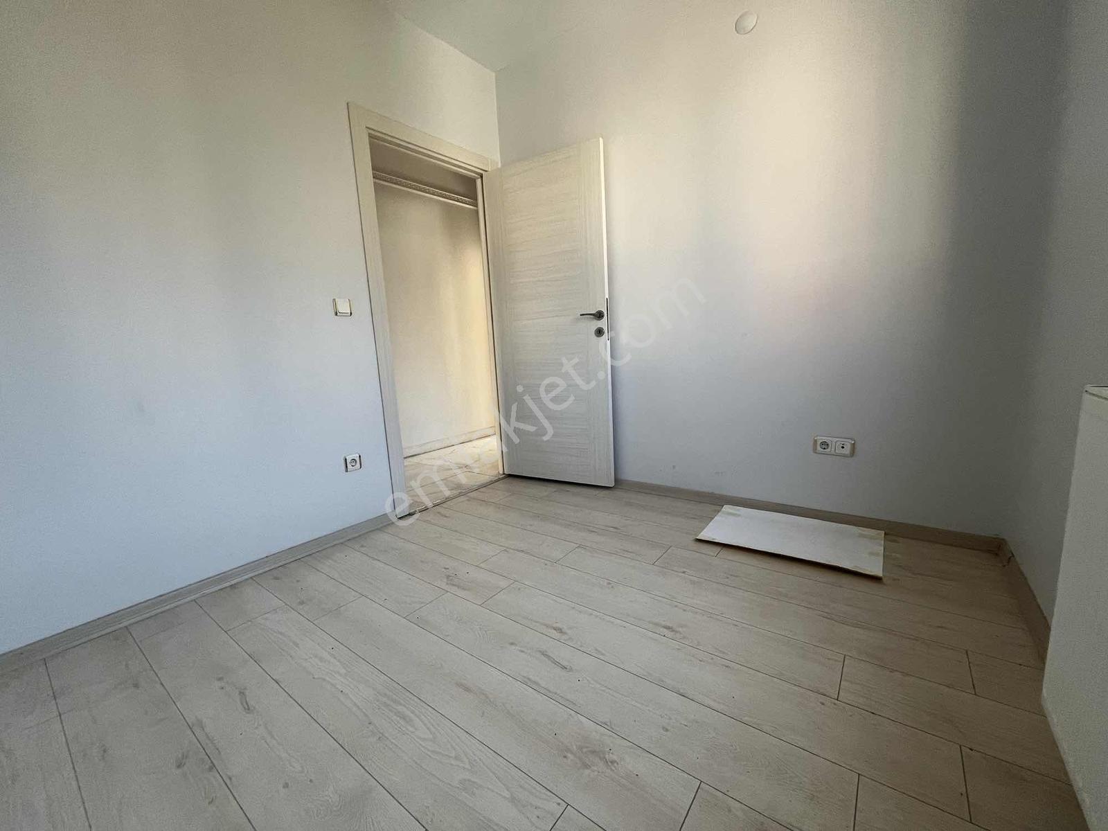 Sancaktepe Yenidoğanda Ana Cadde Üzerinde Satılık 2+1 Daire — fotoğraf 19