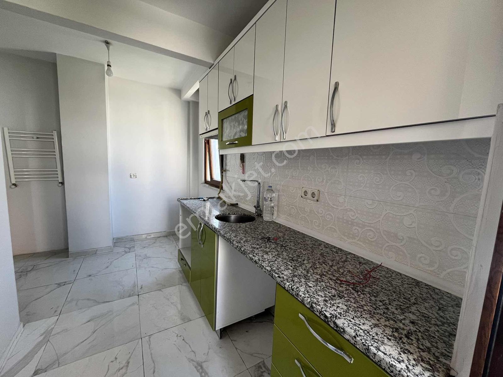 Sancaktepe Yenidoğanda Ana Cadde Üzerinde Satılık 2+1 Daire — fotoğraf 24