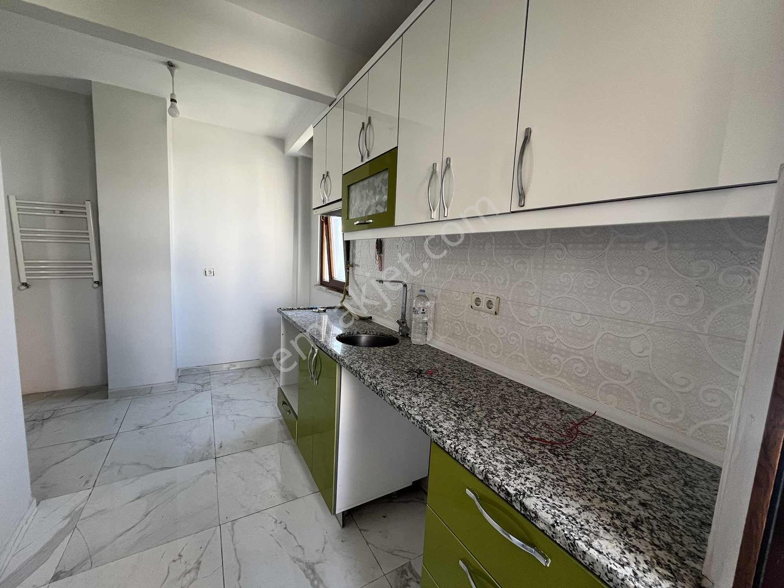 Sancaktepe Yenidoğanda Ana Cadde Üzerinde Satılık 2+1 Daire — fotoğraf 25