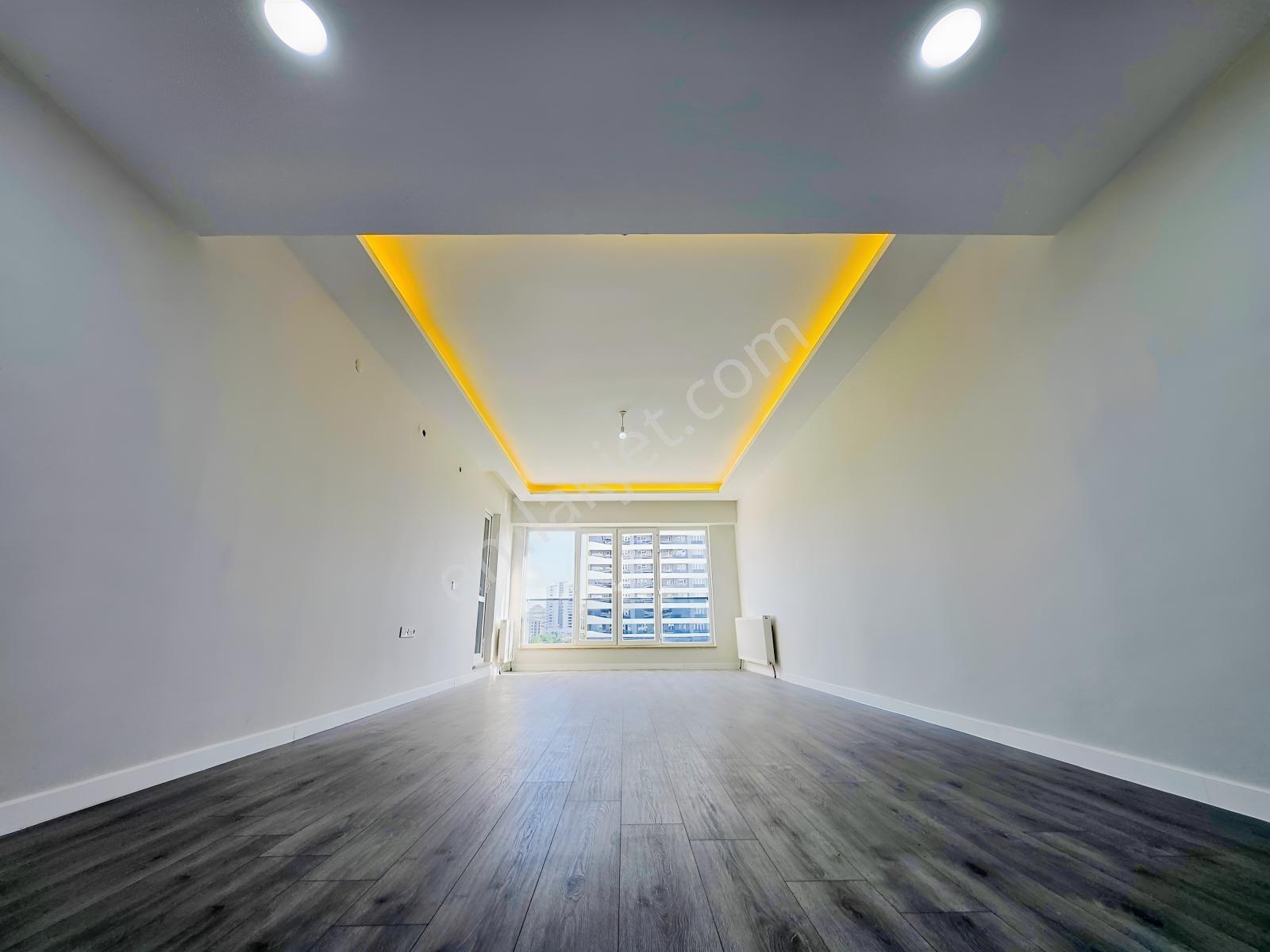 _║garanti Emlak'tan - Huzur Towers'ta - Sitenin En Büyük Dairesi — fotoğraf 12