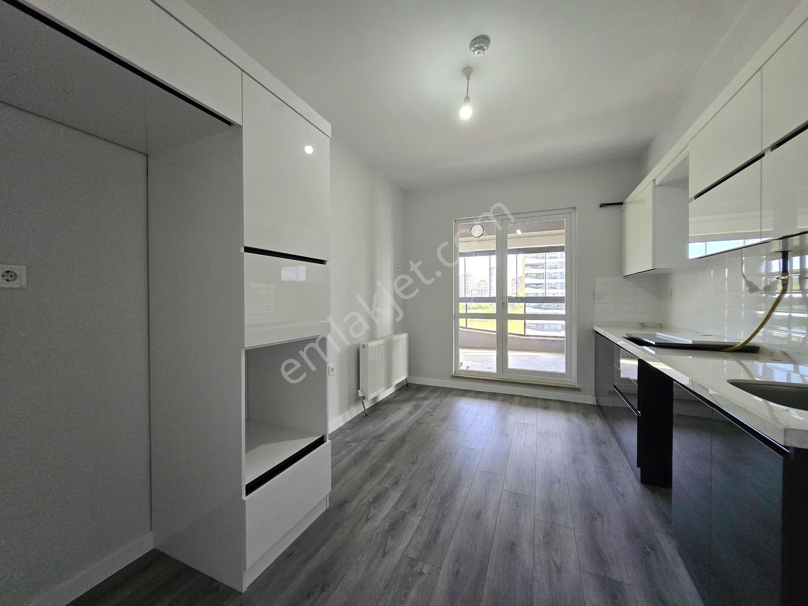 _║garanti Emlak'tan - Huzur Towers'ta - Sitenin En Büyük Dairesi — fotoğraf 19
