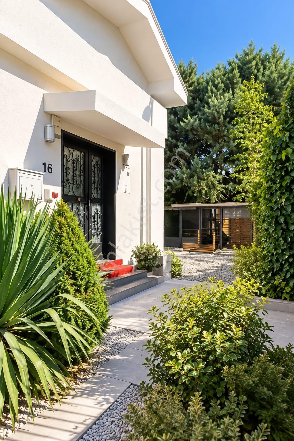 Alacaatlı'da Merkezi Konumda 600 M² Arsalı Müstakil Villa — fotoğraf 2