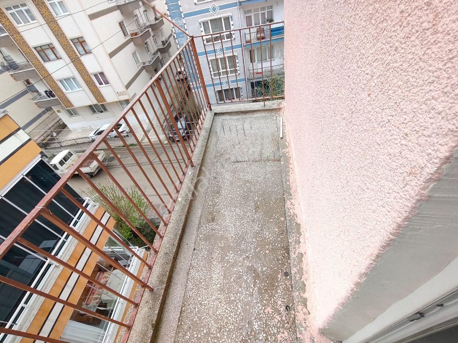 Yılmaz Gayrımenkulden 5+1 Teras 4 Son Kat Ful Yapılı Icınde Kıracı Var Yatırımlık Emsalının Altında — fotoğraf 17