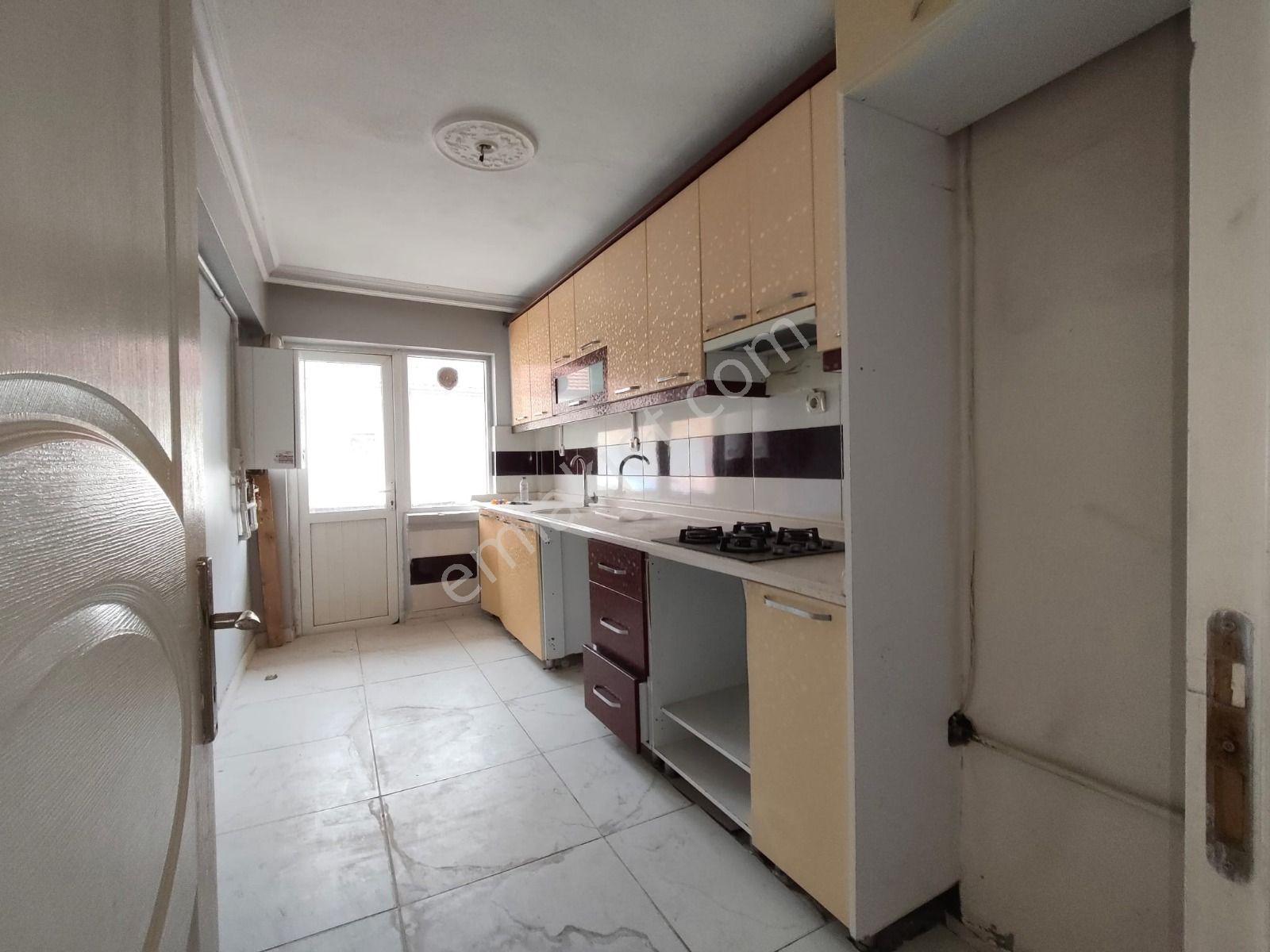 Yılmaz Gayrımenkulden 5+1 Teras 4 Son Kat Ful Yapılı Icınde Kıracı Var Yatırımlık Emsalının Altında — fotoğraf 21