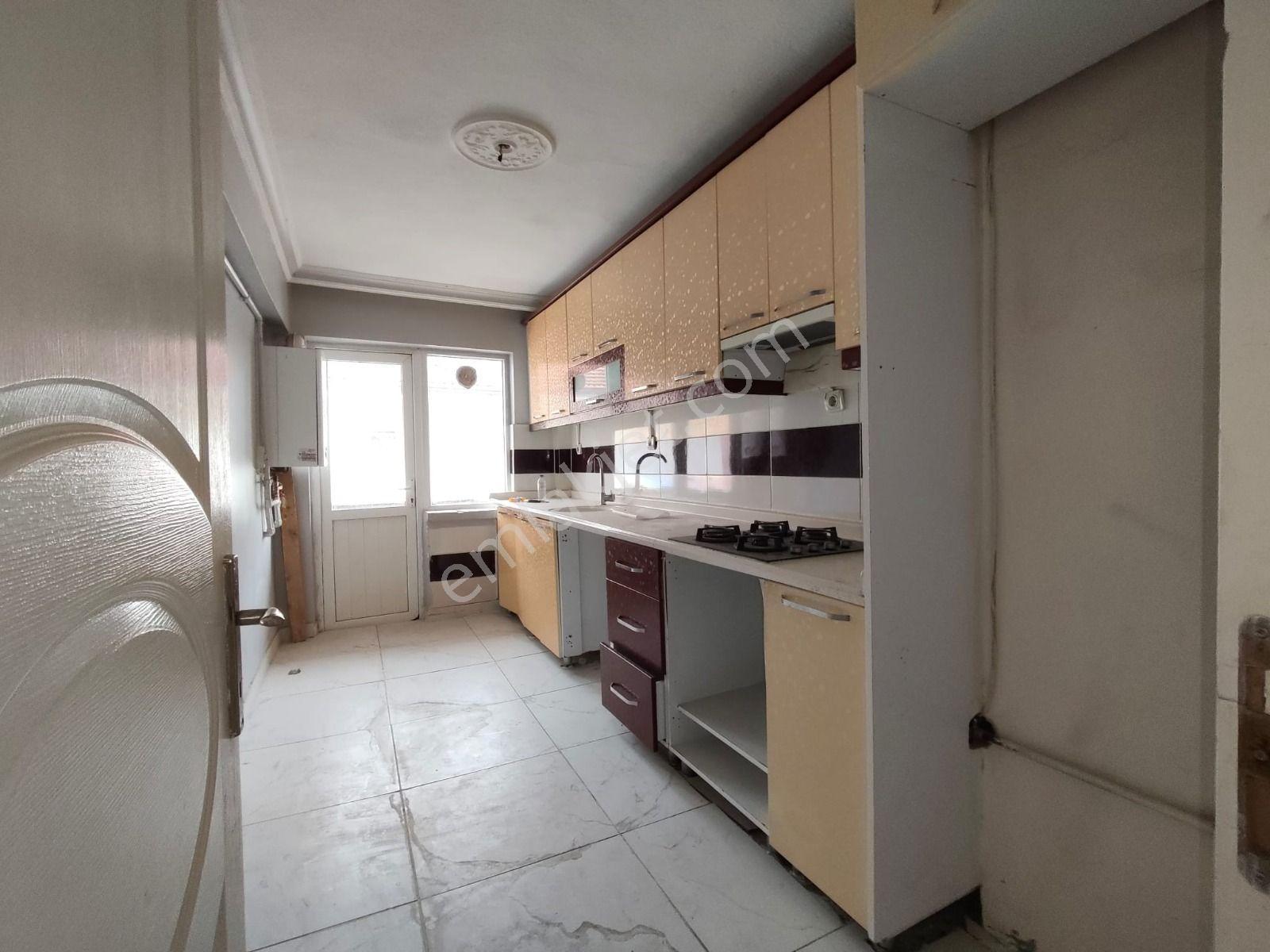 Yılmaz Gayrımenkulden 5+1 Teras 4 Son Kat Ful Yapılı Icınde Kıracı Var Yatırımlık Emsalının Altında — fotoğraf 34