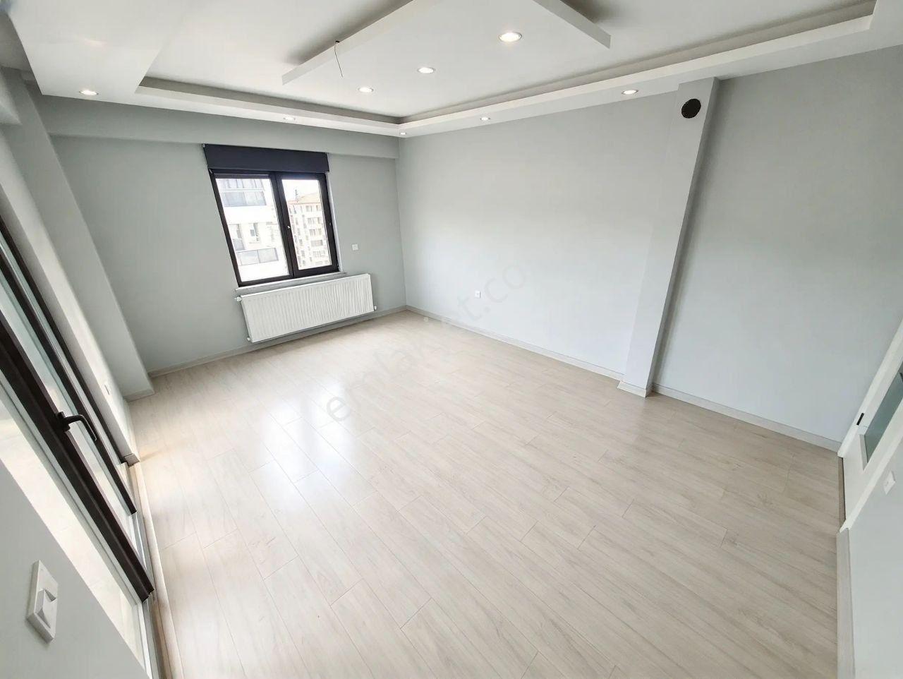 Uytundan Edremitte Devasa Genişlikte Çift Cepheli 3+1 Lüks Daire — fotoğraf 17