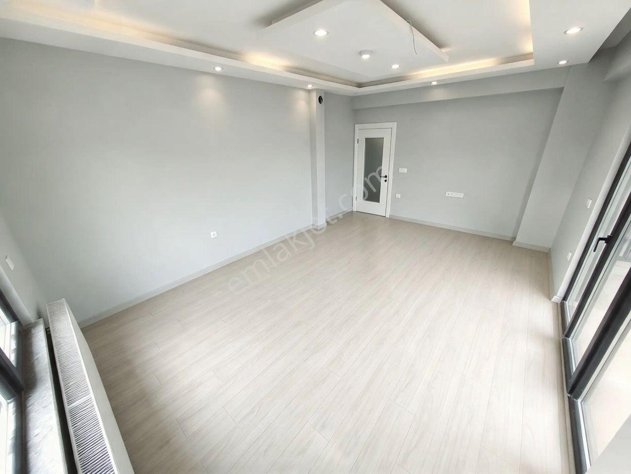 Uytundan Edremitte Devasa Genişlikte Çift Cepheli 3+1 Lüks Daire — fotoğraf 18
