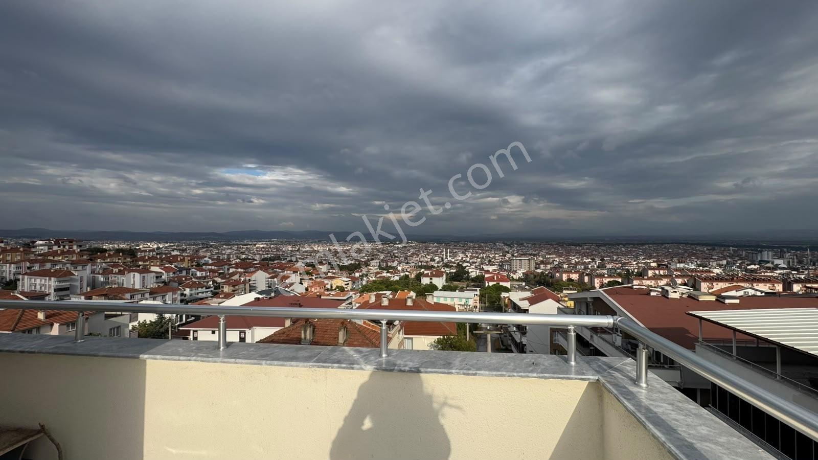 Mir'den Çift Banyolu Giyinme Odalı Eski Ssk Yakını 2+1 Daire — fotoğraf 2